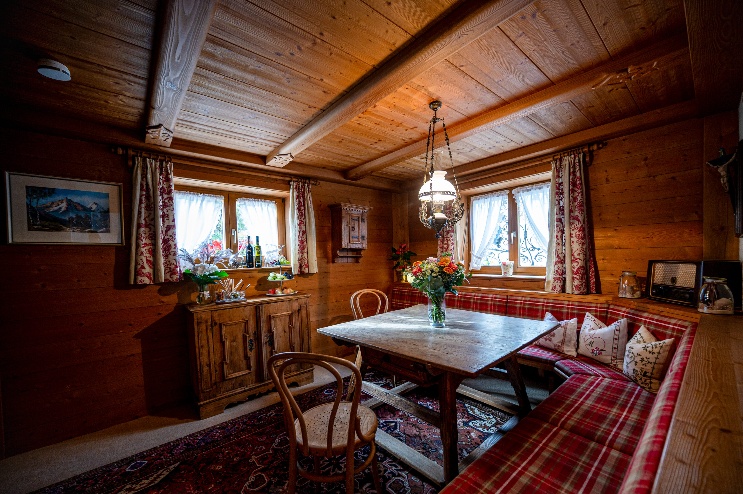 DSC_9071Alpenrose2025_by_Dietmar_Hurnaus_Stube s'Rösle