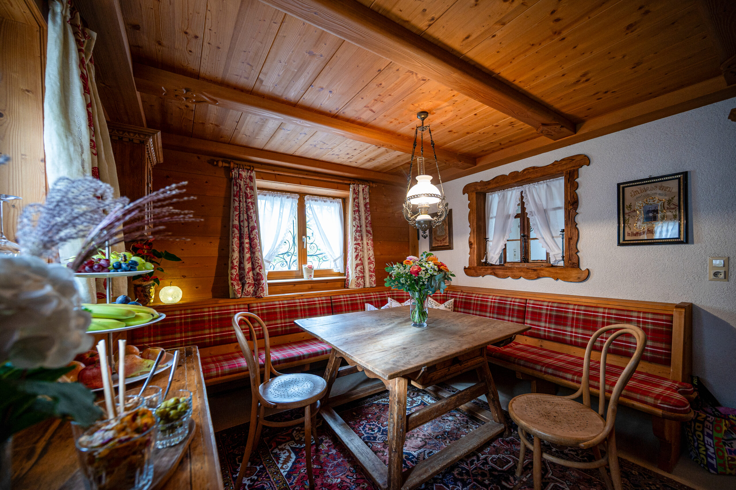 DSC_9094Alpenrose2025_by_Dietmar_Hurnaus_Stube s'Rösle