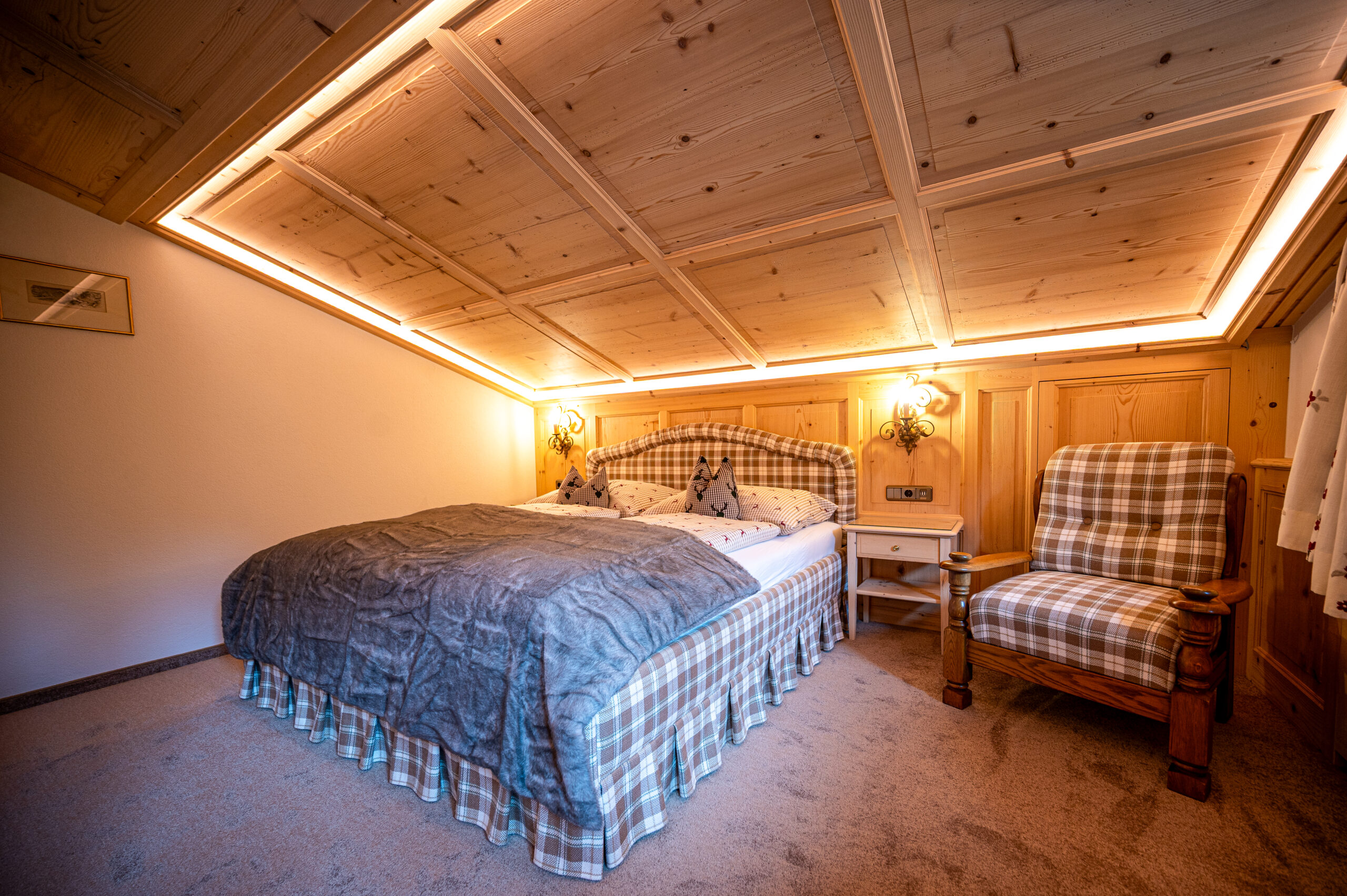 DSC_9224-EditAlpenrose2025_by_Dietmar_Hurnaus_DZComfortDachschräge