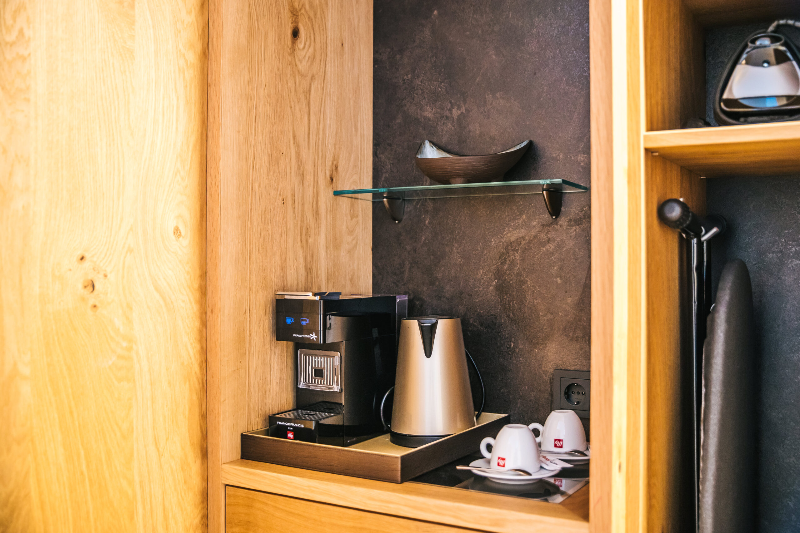 Deluxe room 5